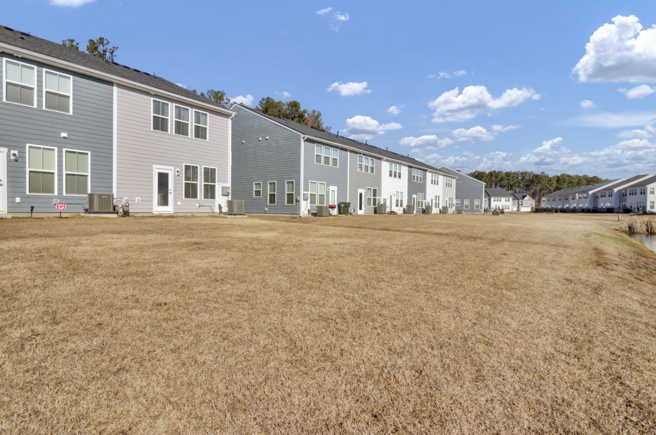 500 Trotters Lane Photo 32