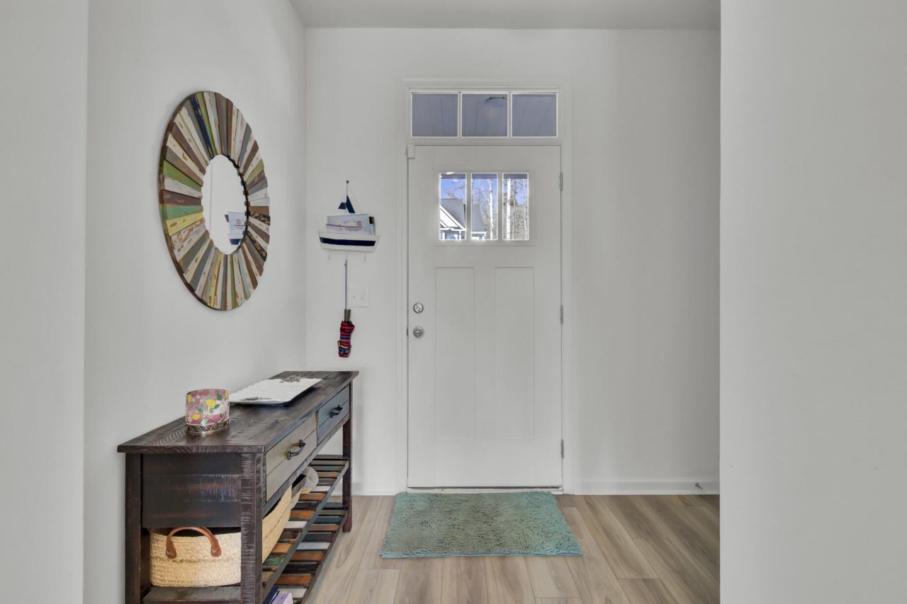 500 Trotters Lane Photo 4