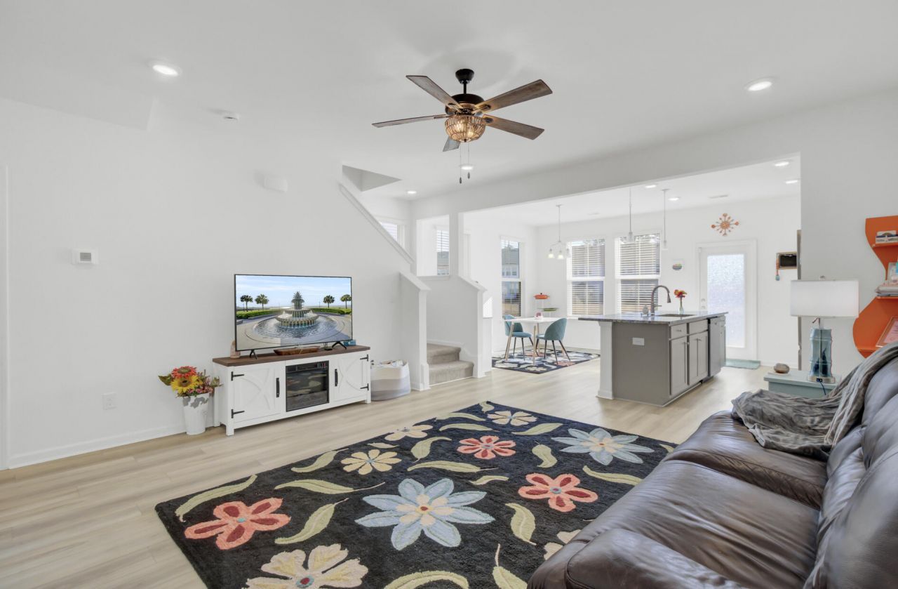 500 Trotters Lane Photo 6