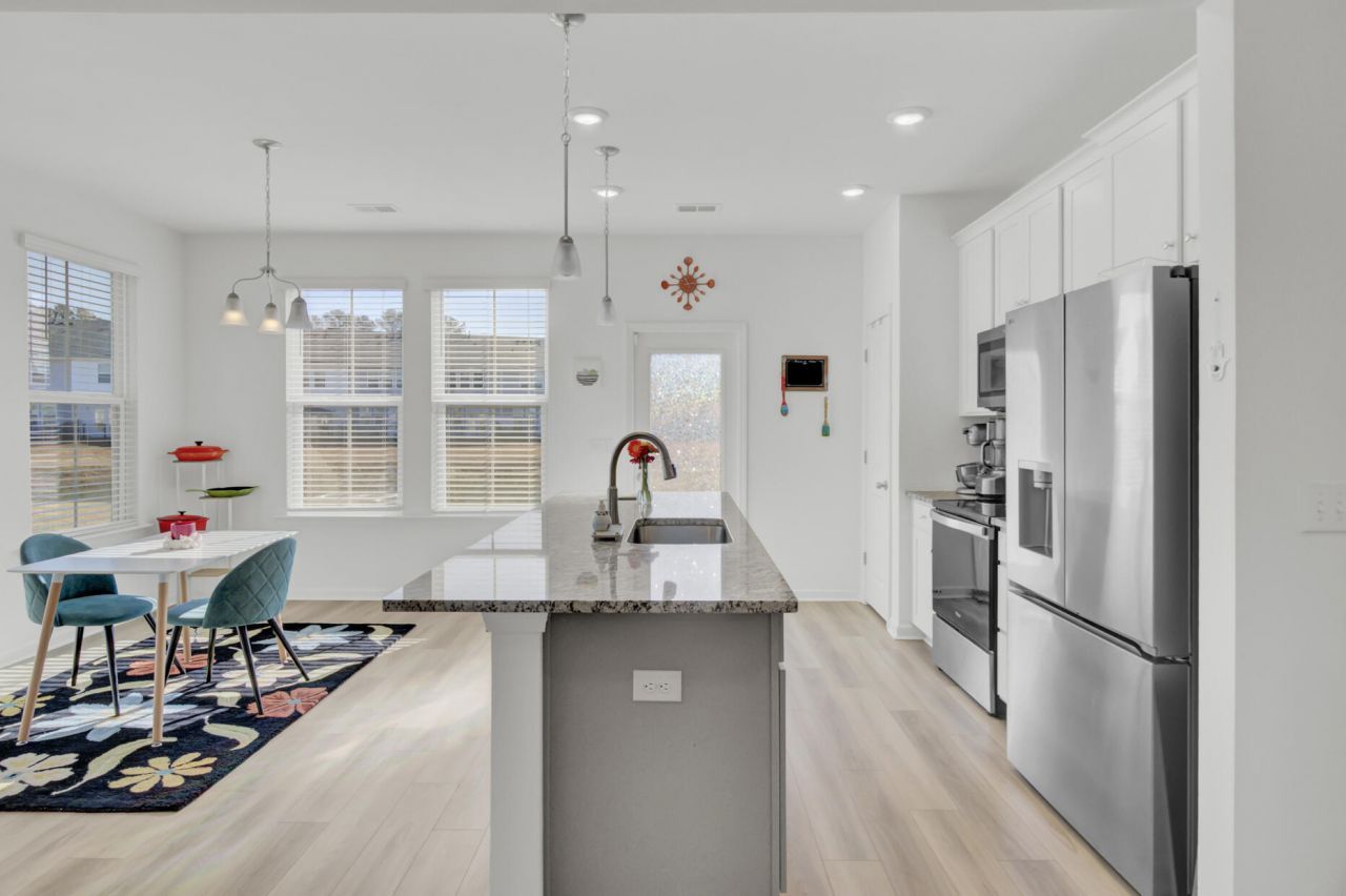 500 Trotters Lane Photo 8