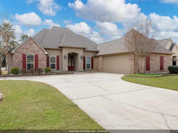 1531 E City Place St, Gonzales, LA 70737