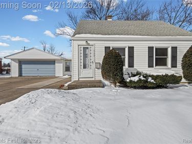 4196 Clippert Street, Dearborn Heights, MI 48125