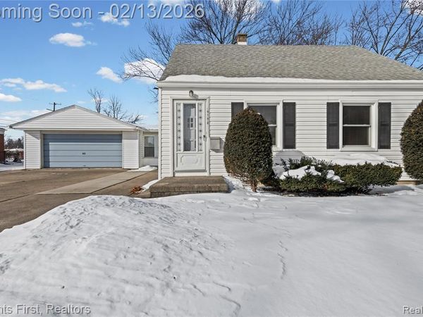 4196 Clippert Street, Dearborn Heights, MI 48125