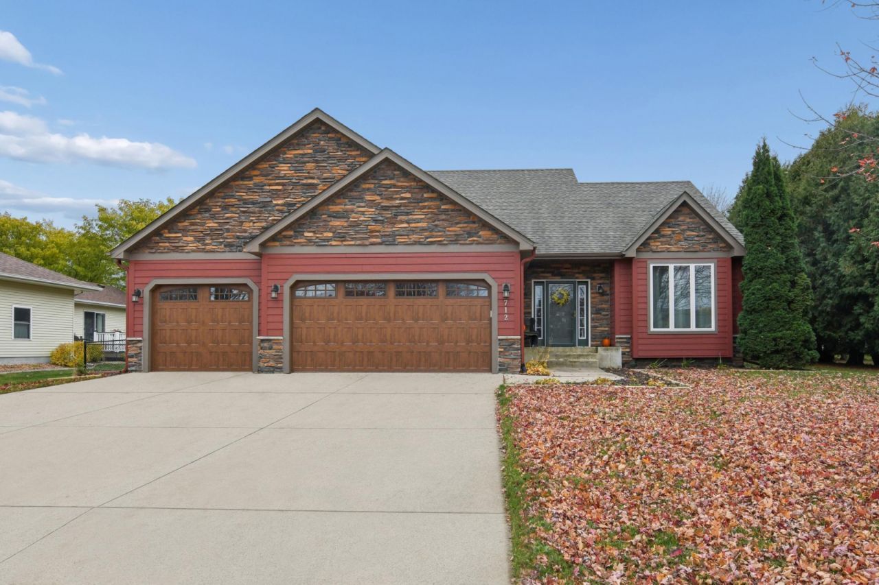 712 Churchill Drive Se, Owatonna, MN 55060 Main Photo
