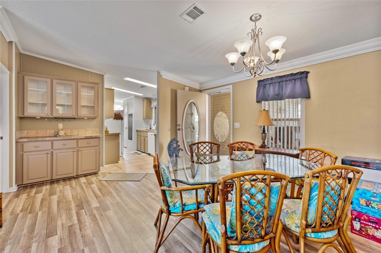 134 Americana Court Ne, Unit 216, Saint Petersburg, FL 33702 Photo