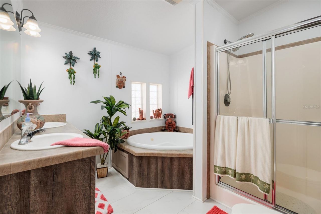 134 Americana Court Ne, Unit 216, Saint Petersburg, FL 33702 Photo