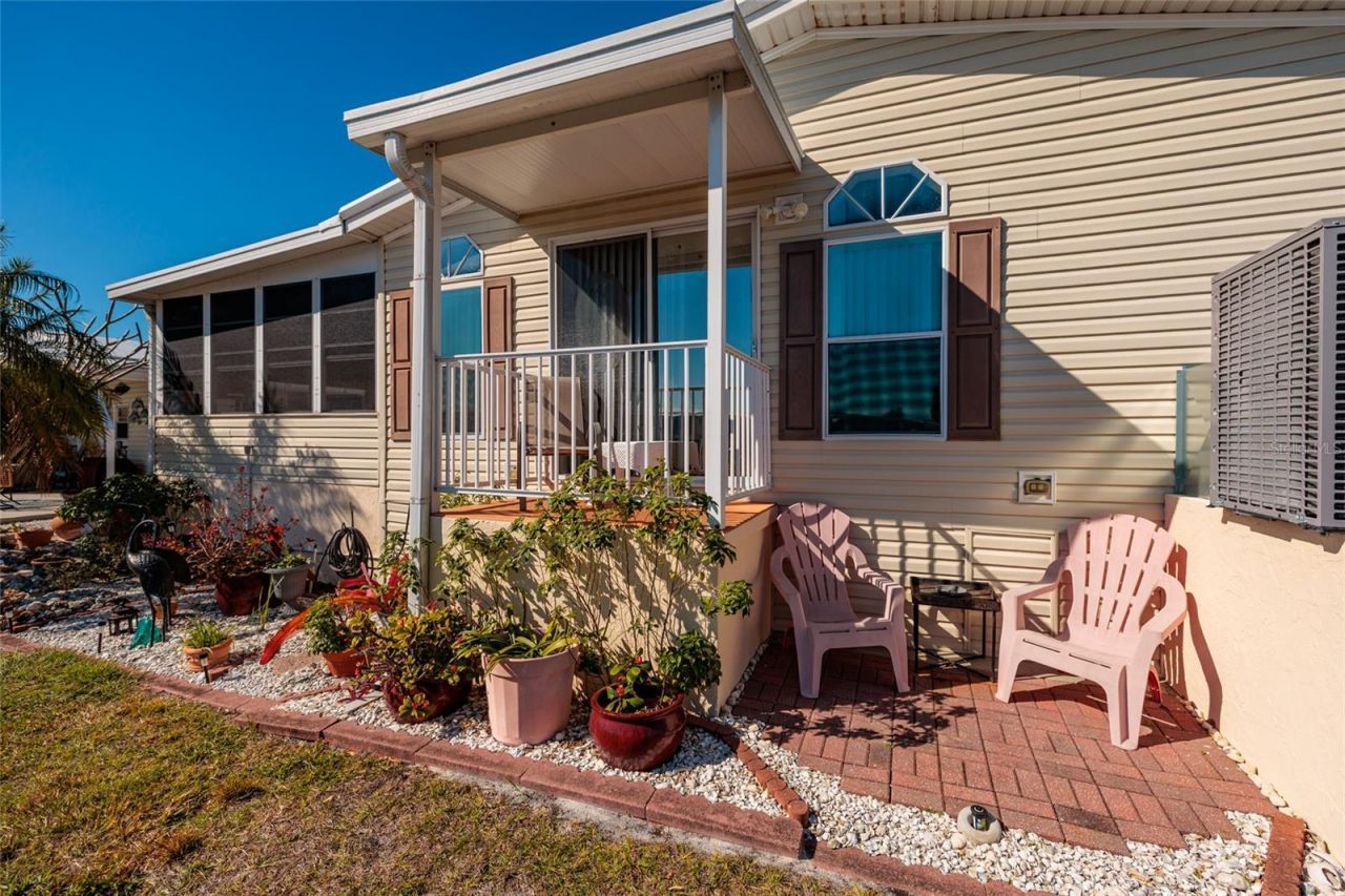 134 Americana Court Ne, Unit 216, Saint Petersburg, FL 33702 Photo