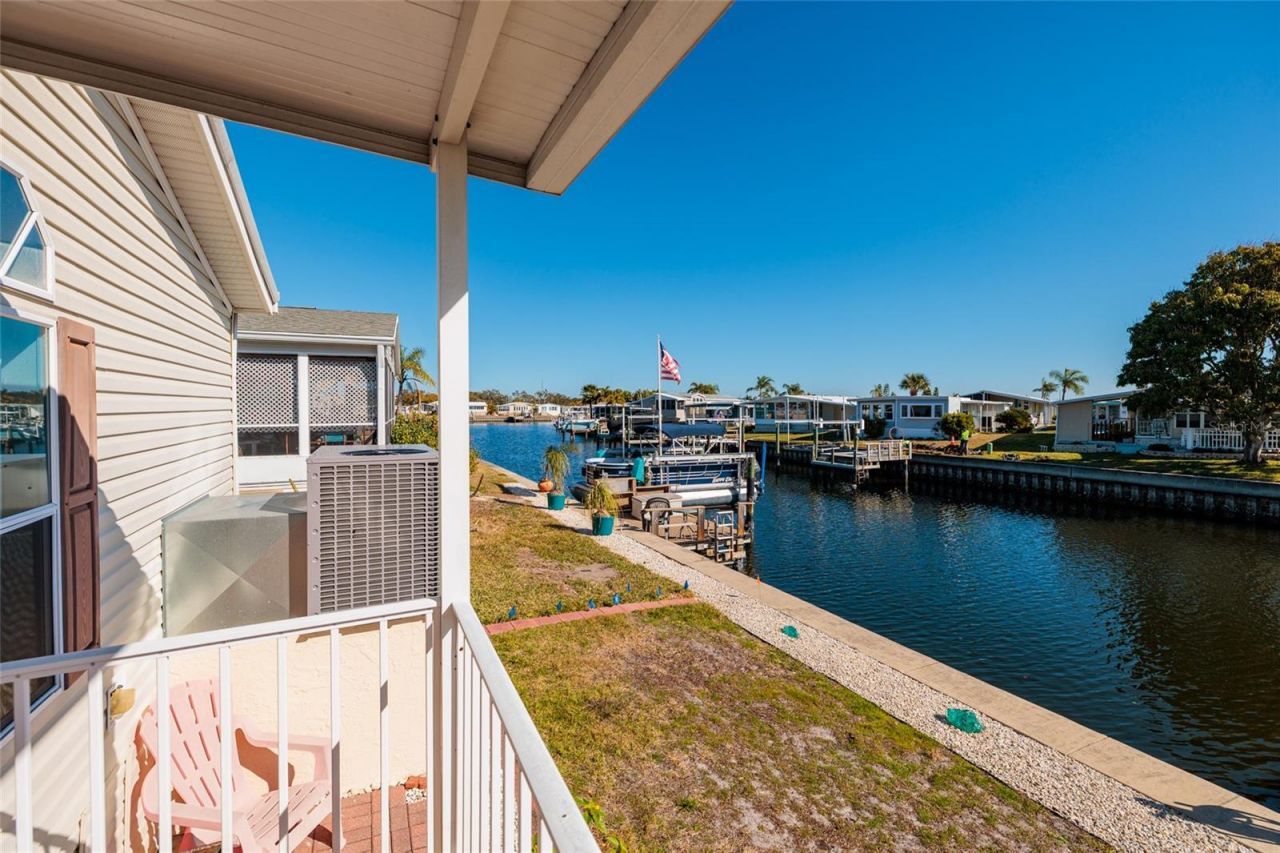 134 Americana Court Ne, Unit 216, Saint Petersburg, FL 33702 Photo