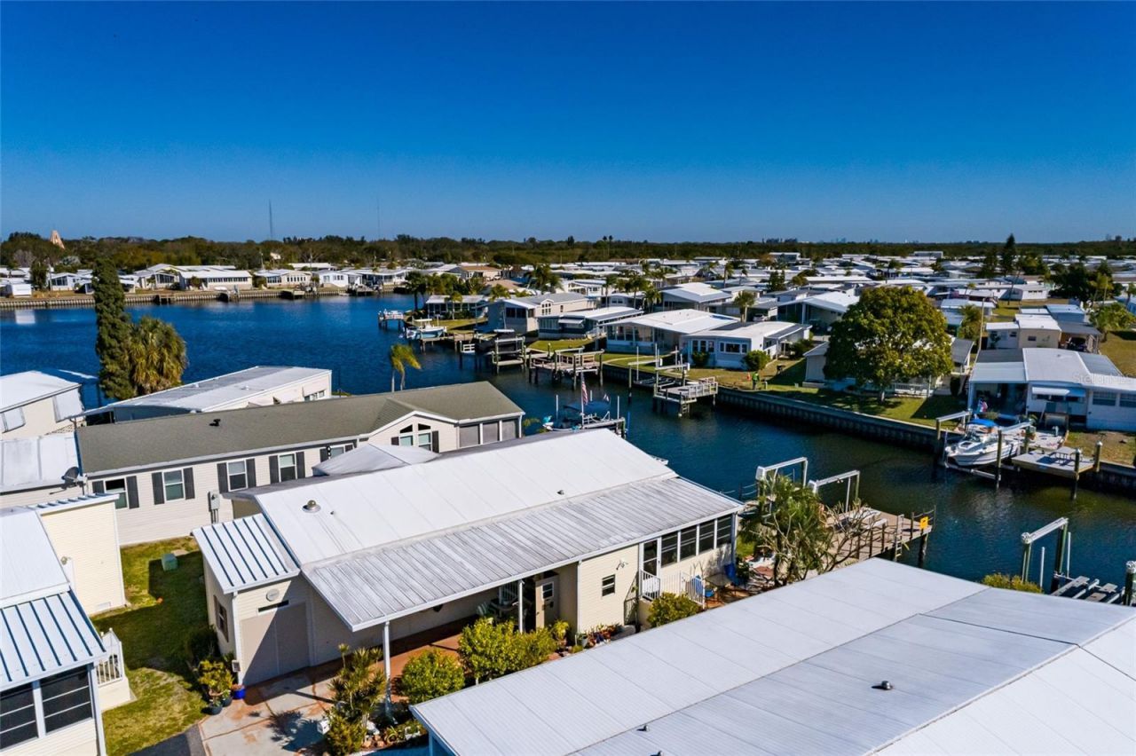 134 Americana Court Ne, Unit 216, Saint Petersburg, FL 33702 Photo