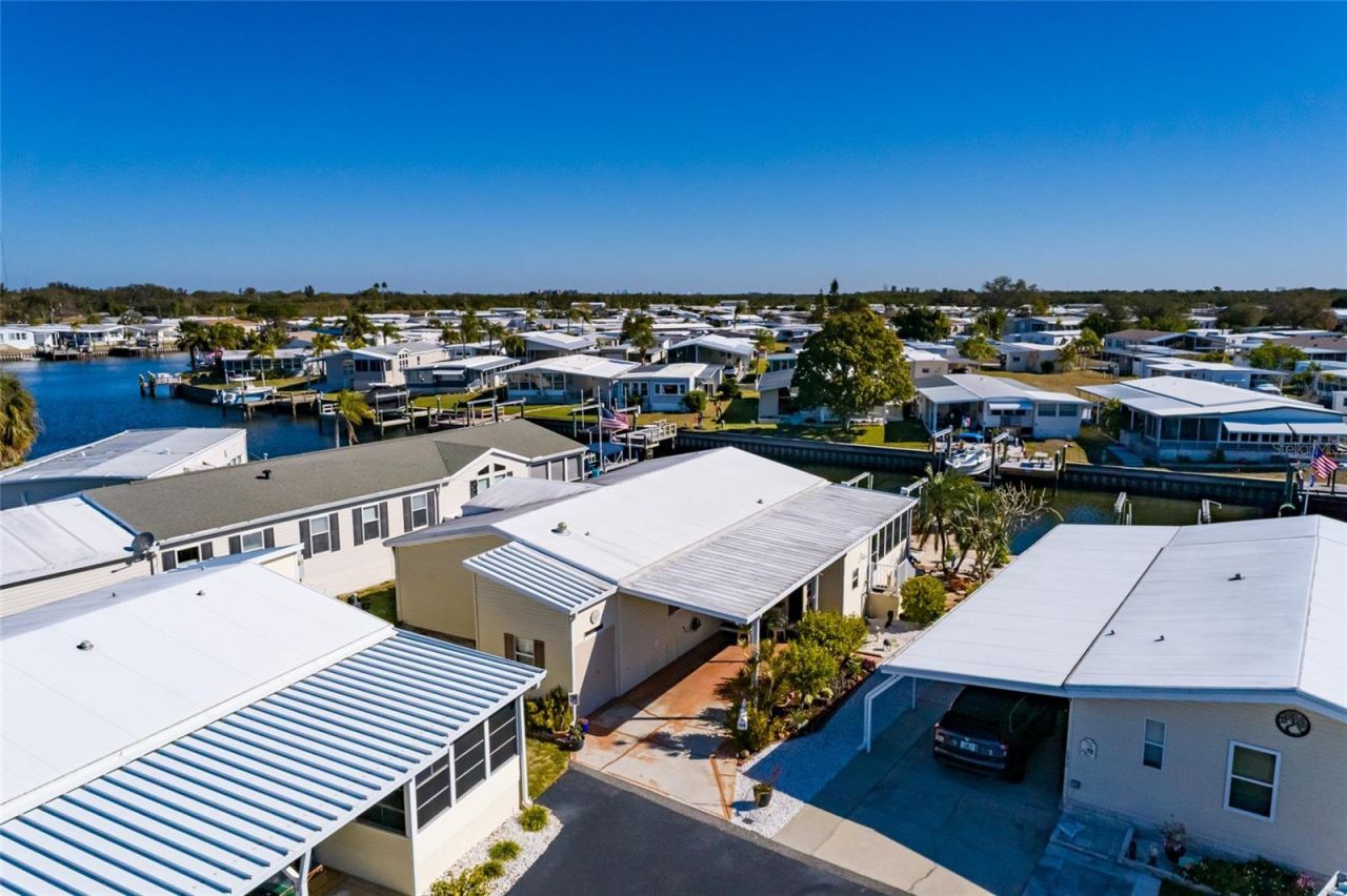 134 Americana Court Ne, Unit 216, Saint Petersburg, FL 33702 Photo