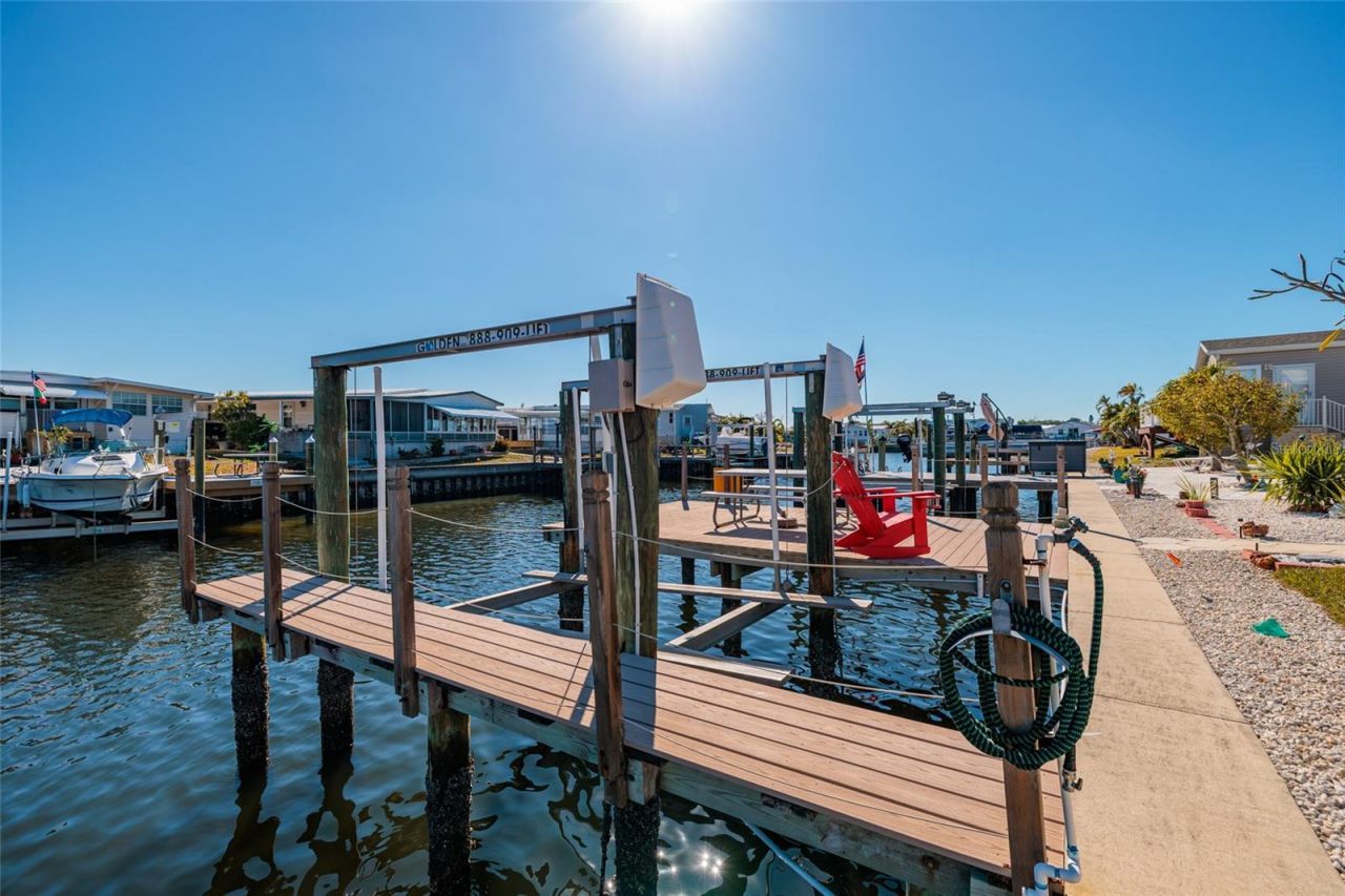 134 Americana Court Ne, Unit 216, Saint Petersburg, FL 33702 Photo