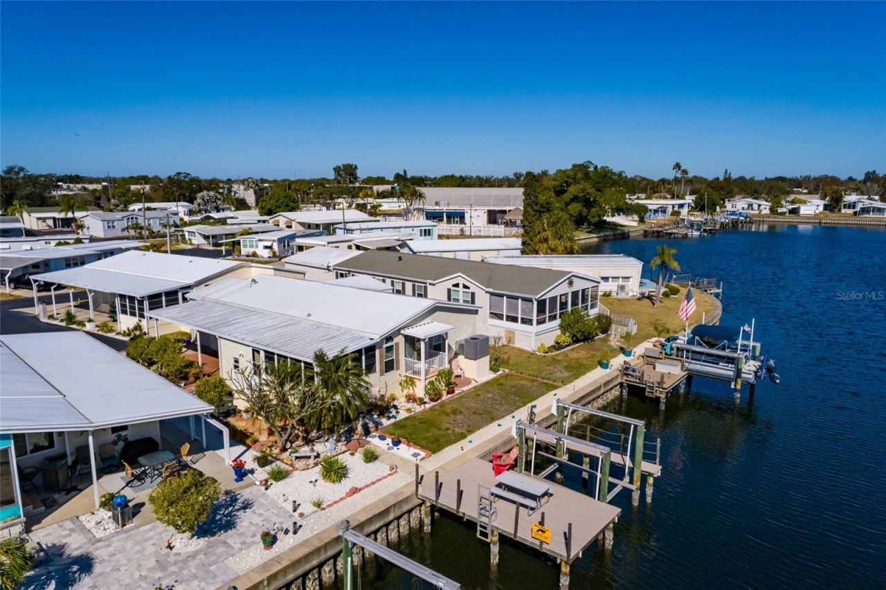 134 Americana Court Ne, Unit 216, Saint Petersburg, FL 33702 Photo