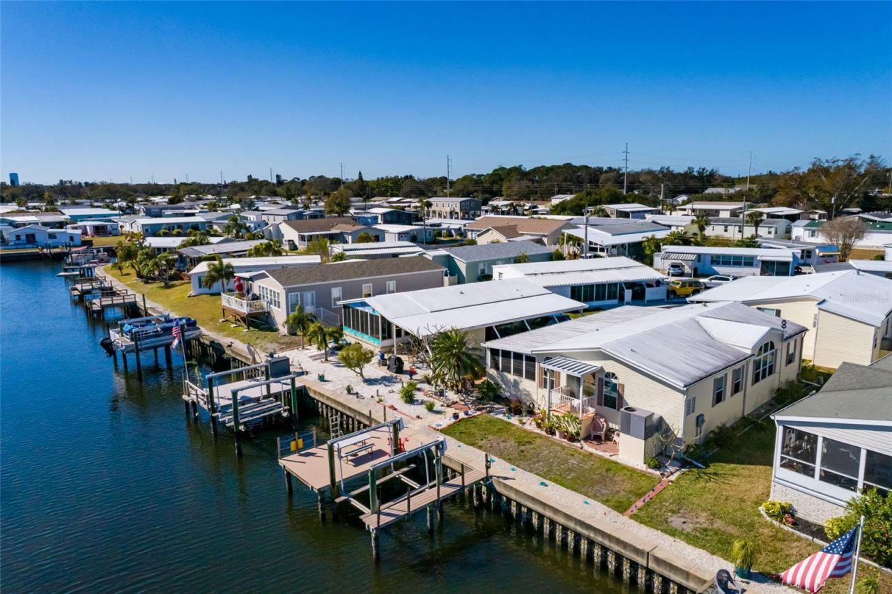 134 Americana Court Ne, Unit 216, Saint Petersburg, FL 33702 Photo