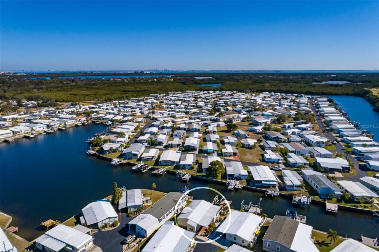 134 Americana Court Ne, Unit 216, Saint Petersburg, FL 33702 Photo