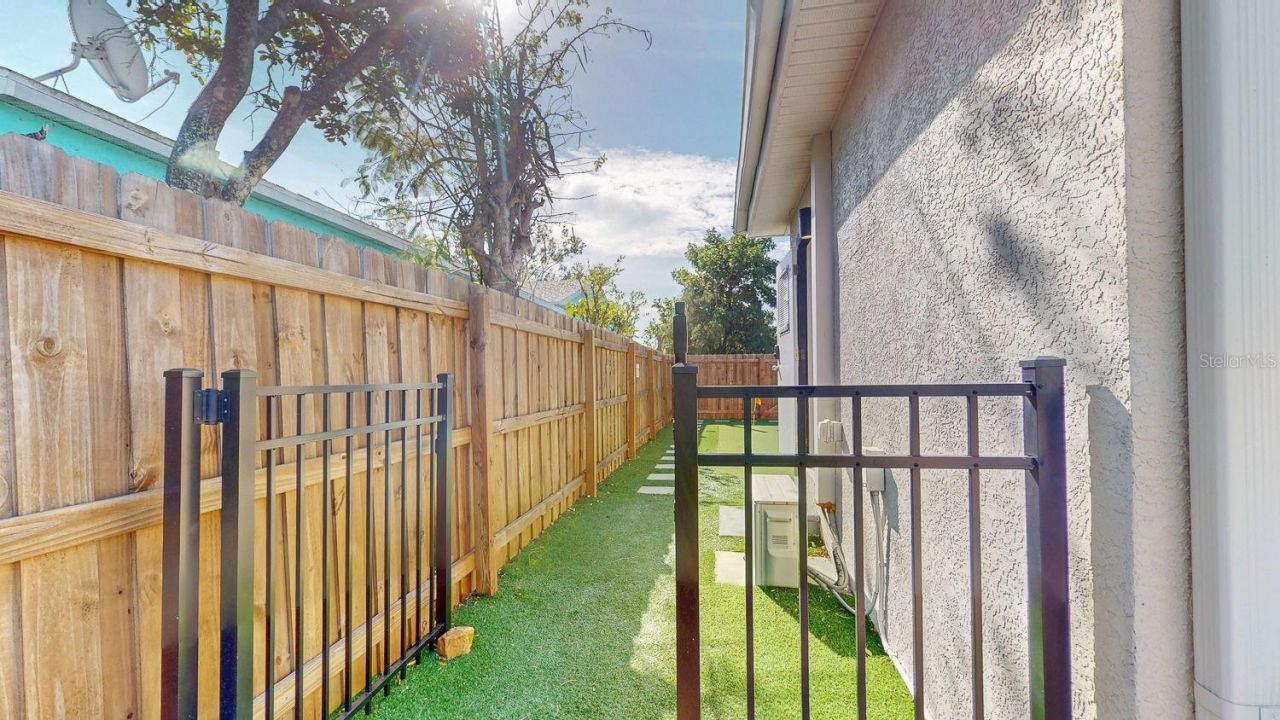 2495 37th Avenue N, Saint Petersburg, FL 33713 Photo