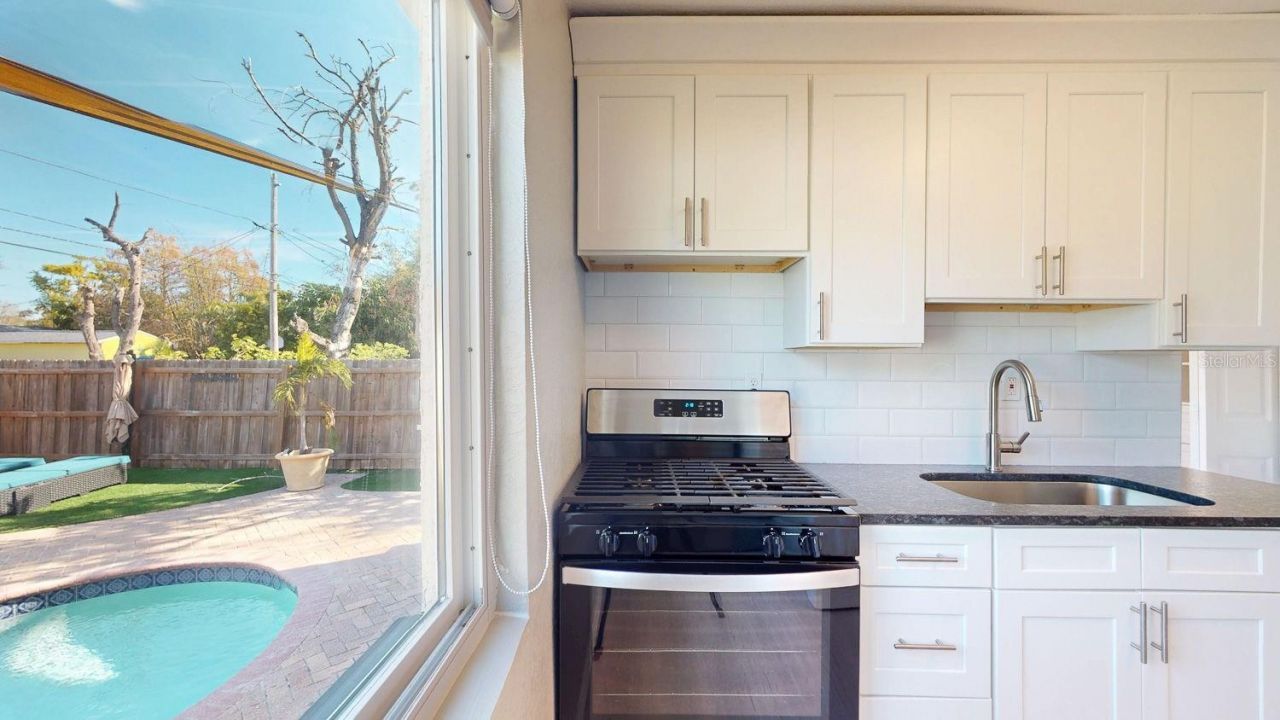 2495 37th Avenue N, Saint Petersburg, FL 33713 Photo