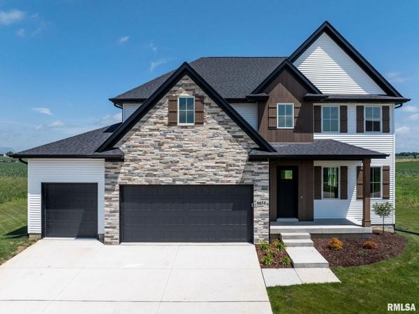 6654 Meghan Avenue, Bettendorf, IA 52722