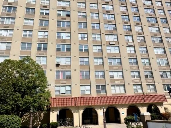 4300 W Ford City Drive, Unit 401A, Chicago, IL 60652