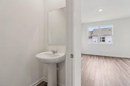 473 Colchester Court photo 4