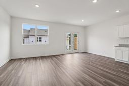 473 Colchester Court photo 4