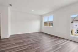 473 Colchester Court photo 4