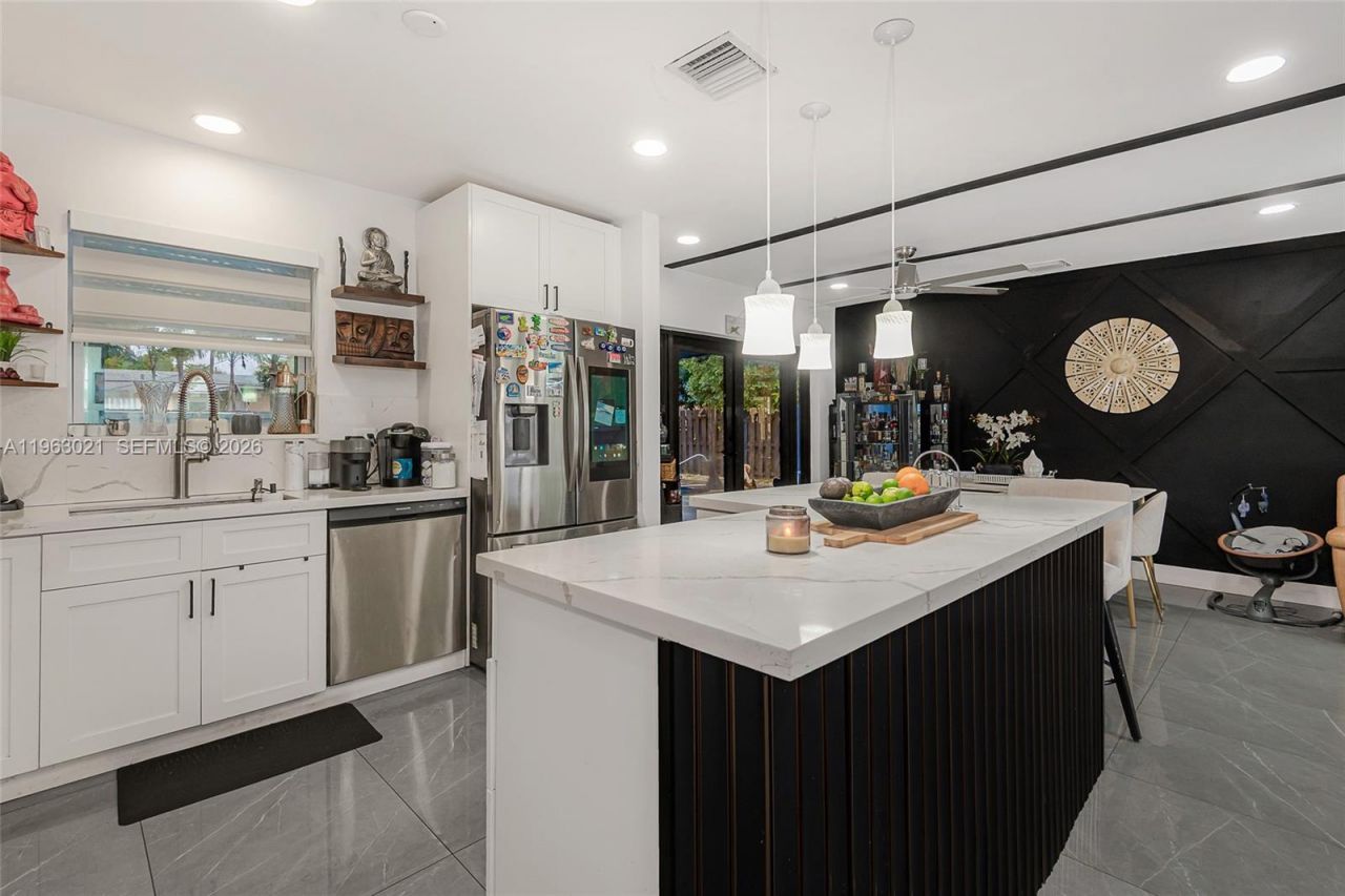 200 SW 69th Ter, Pembroke Pines, FL 33023 Photo