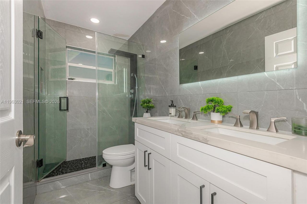 200 SW 69th Ter, Pembroke Pines, FL 33023 Photo