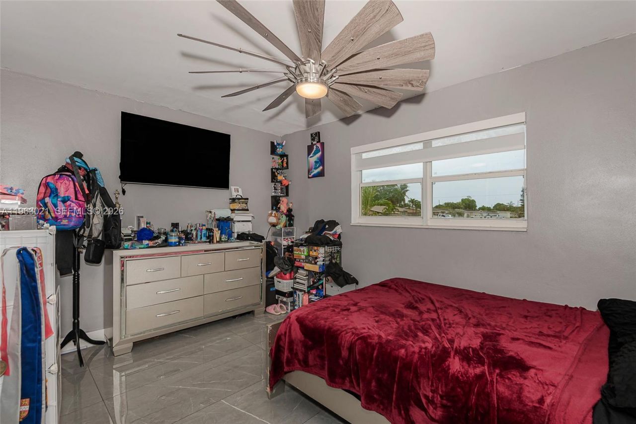 200 SW 69th Ter, Pembroke Pines, FL 33023 Photo