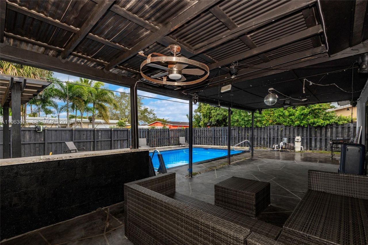 200 SW 69th Ter, Pembroke Pines, FL 33023 Photo