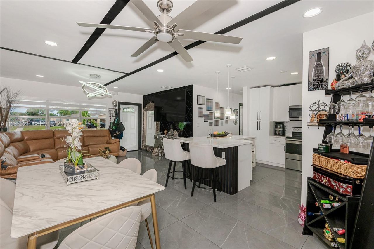 200 SW 69th Ter, Pembroke Pines, FL 33023 Photo