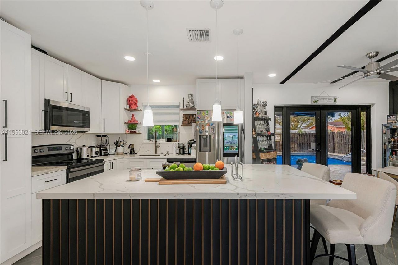 200 SW 69th Ter, Pembroke Pines, FL 33023 Photo