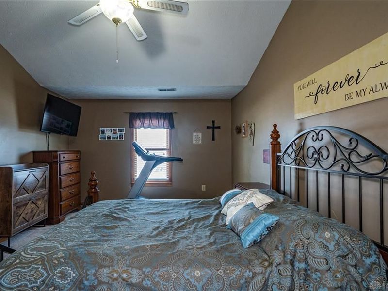 825 Chaucer Lane, Tipp City, OH 45371 Photo 34