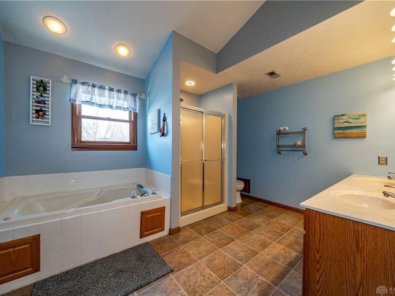 825 Chaucer Lane, Tipp City, OH 45371 Photo 36