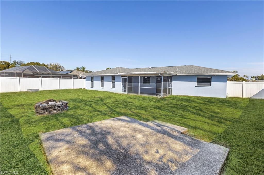 1424 Carmelle Dr, Fort Myers, FL 33919 Photo