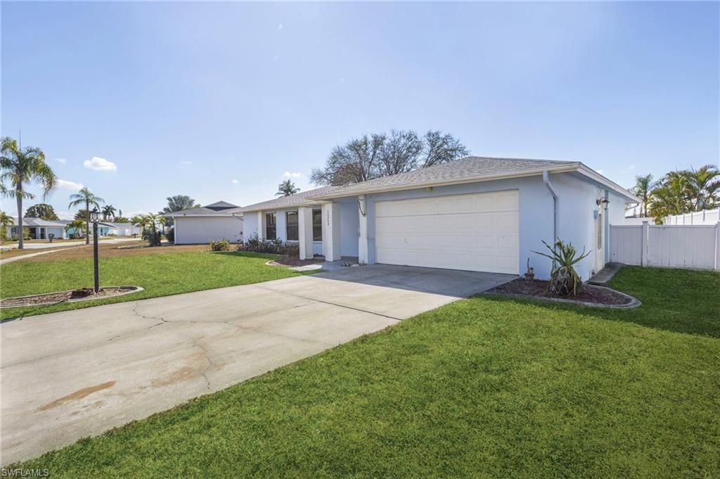 1424 Carmelle Dr, Fort Myers, FL 33919 Photo
