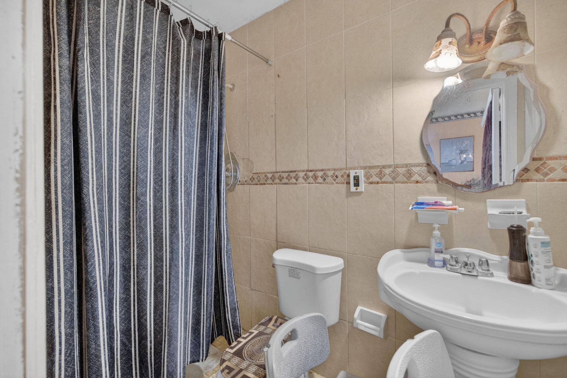 9281 Martinique Drive, Miami, FL 33189 Photo