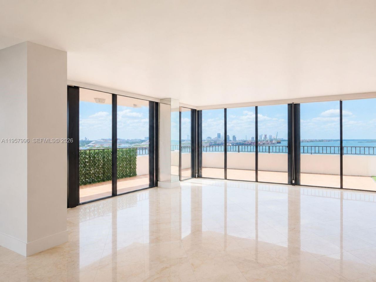 520 Brickell Key Dr, Unit A1904, Miami, FL 33131 Photo