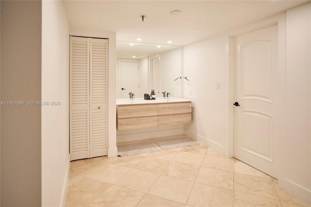 520 Brickell Key Dr, Unit A1904, Miami, FL 33131 Photo