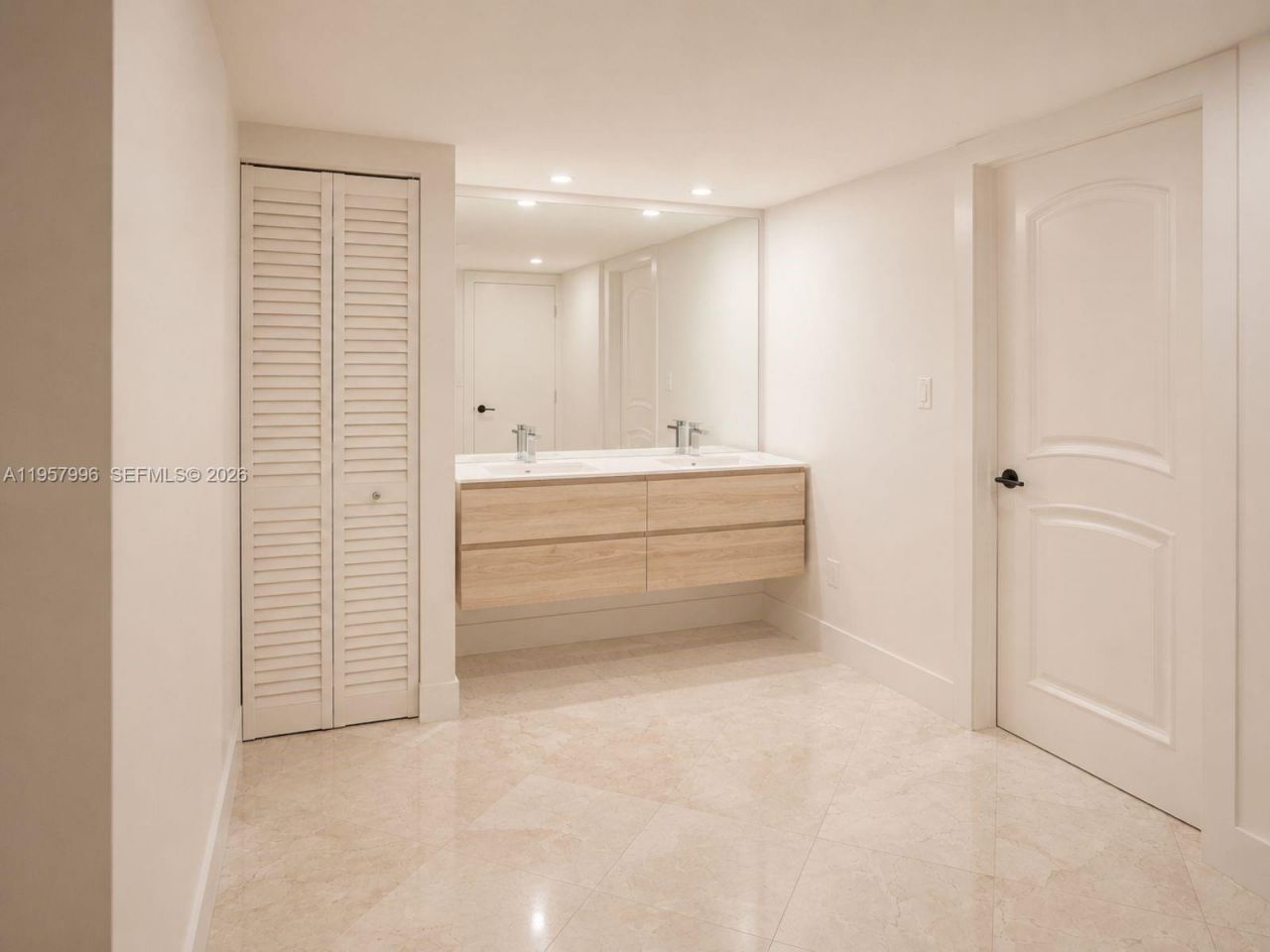 520 Brickell Key Dr, Unit A1904, Miami, FL 33131 Photo