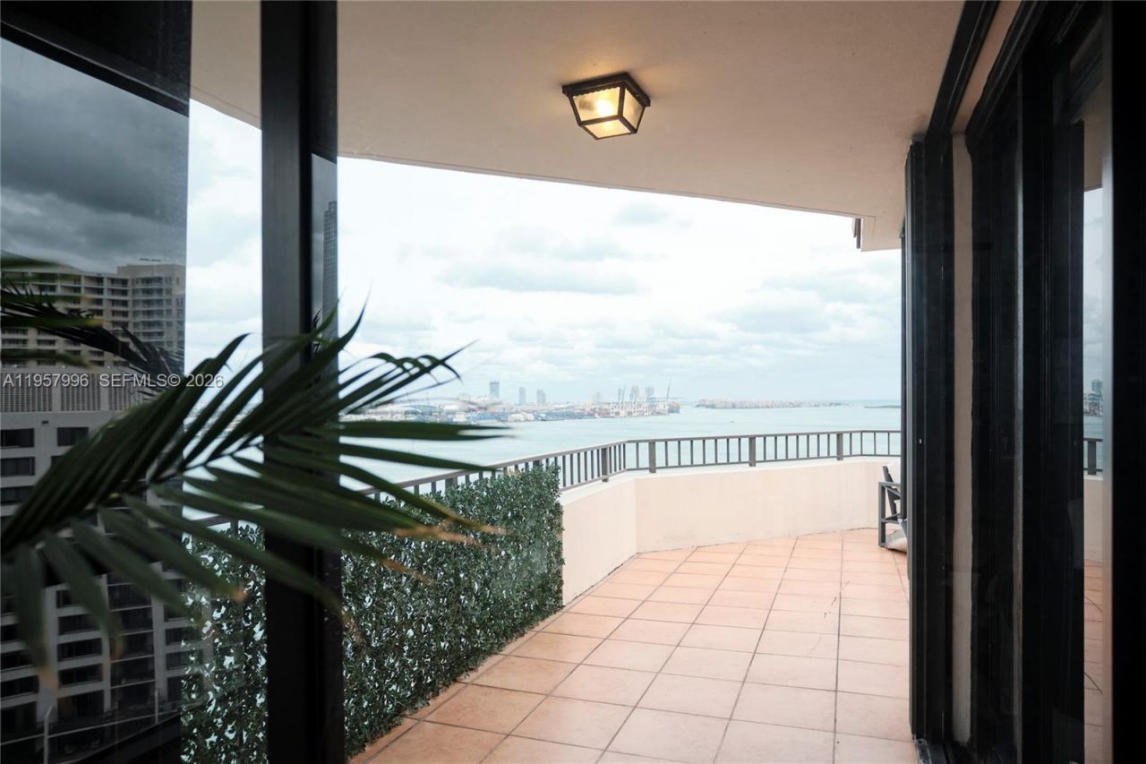 520 Brickell Key Dr, Unit A1904, Miami, FL 33131 Photo