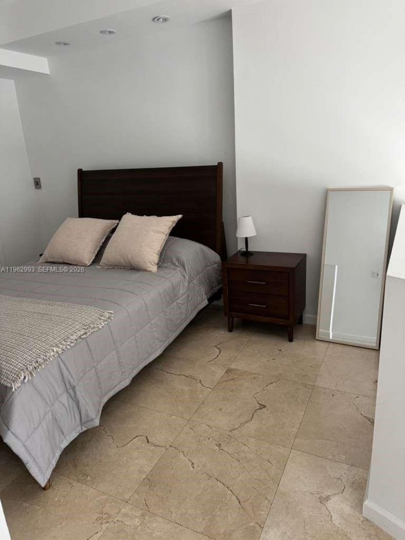 690 SW 1st Ct , Unit 1506, Miami, FL 33130 Photo