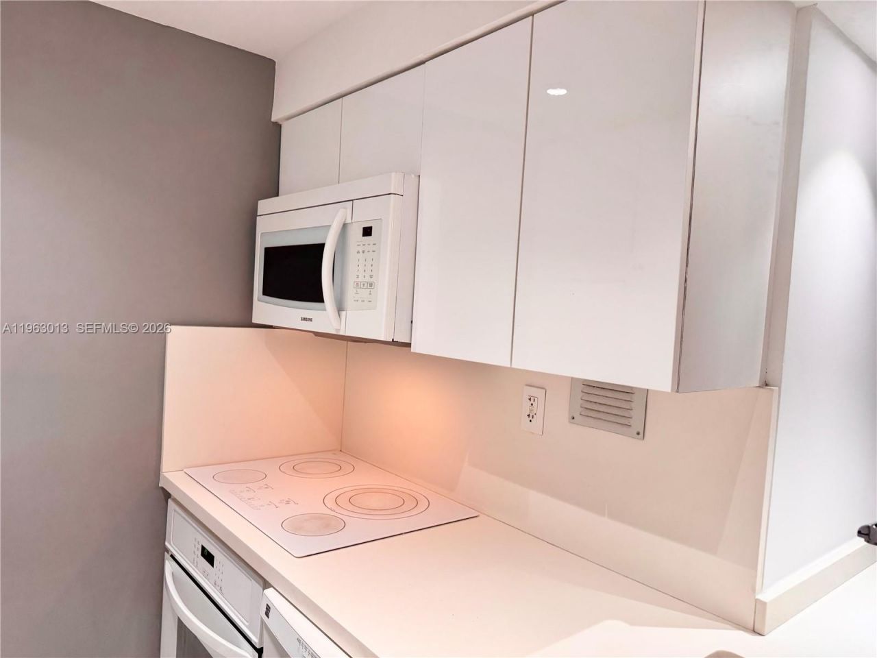 1200 West Ave, Unit 1418, Miami Beach, FL 33139 Photo