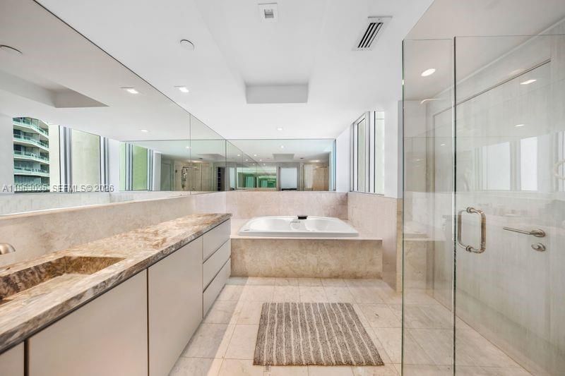 1331 Brickell Bay Dr, Unit 1602, Miami, FL 33131 Photo