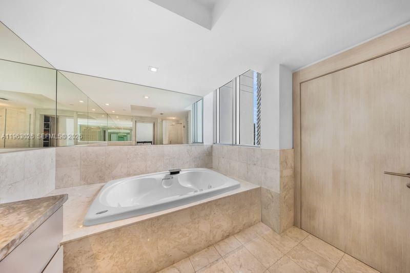 1331 Brickell Bay Dr, Unit 1602, Miami, FL 33131 Photo