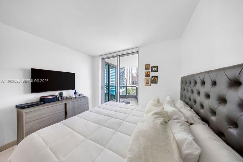 1331 Brickell Bay Dr, Unit 1602, Miami, FL 33131 Photo