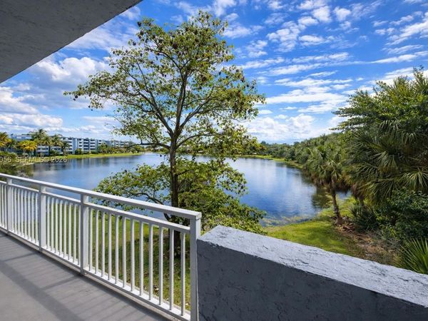 9351 Fontainebleau Blvd , Unit B312, Miami, FL 33172