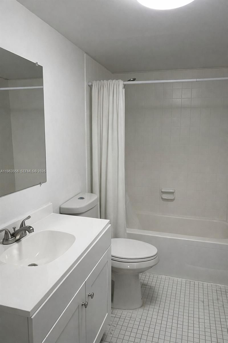 9351 Fontainebleau Blvd , Unit B312, Miami, FL 33172 Photo