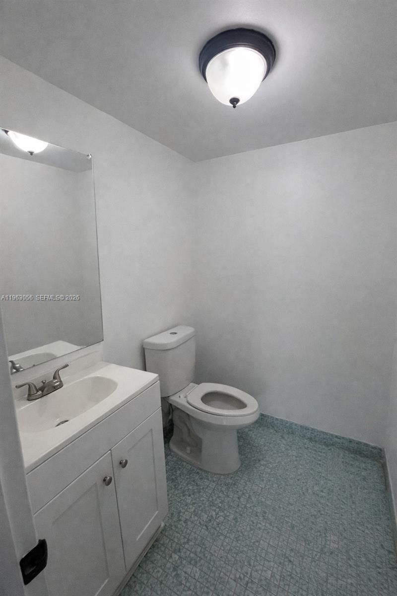 9351 Fontainebleau Blvd , Unit B312, Miami, FL 33172 Photo