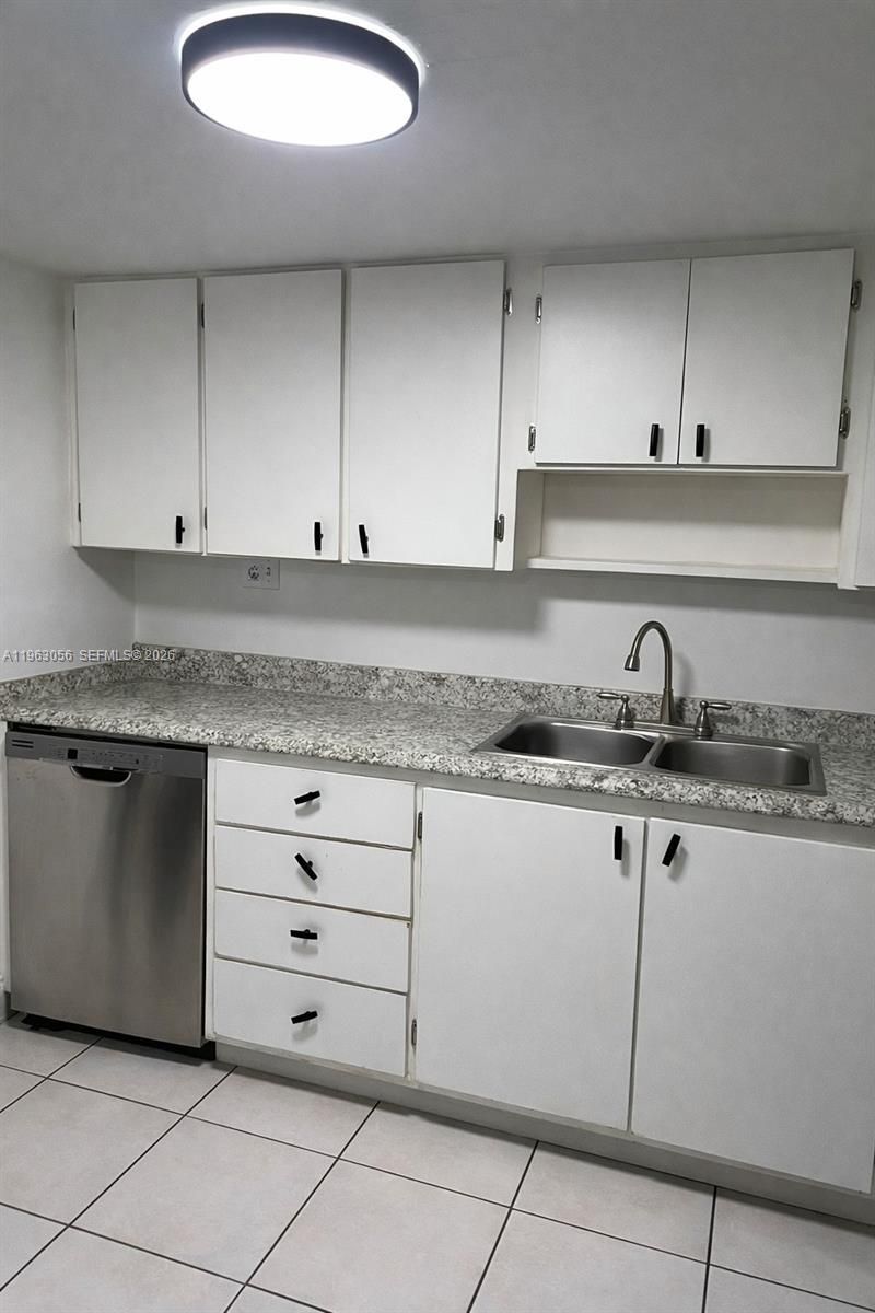 9351 Fontainebleau Blvd , Unit B312, Miami, FL 33172 Photo