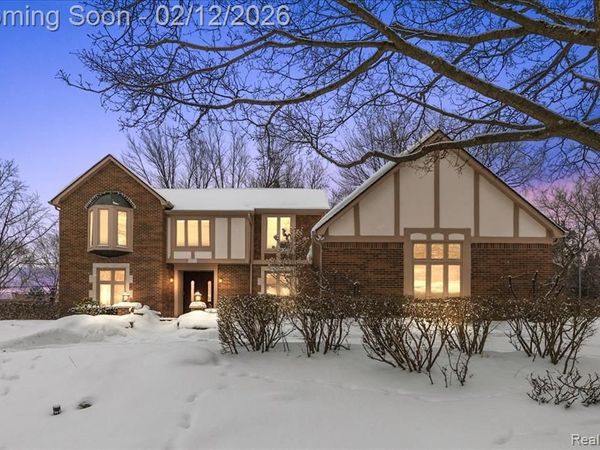 2291 Red Maple Drive, Troy, MI 48098
